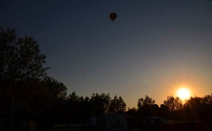 Ballon boven camping DenTiel